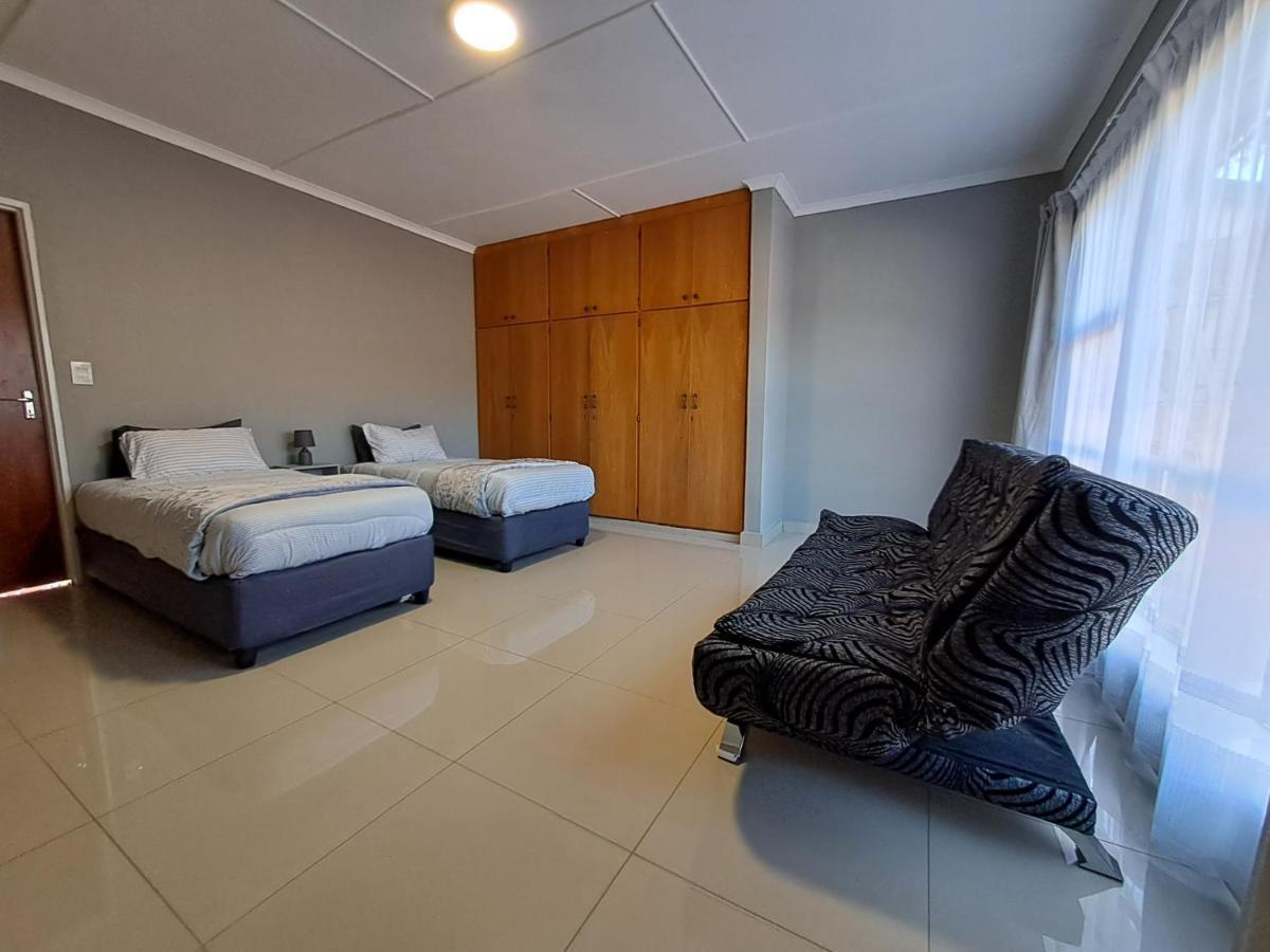 Rocky Hills Guesthouse بيت ريتيف المظهر الخارجي الصورة