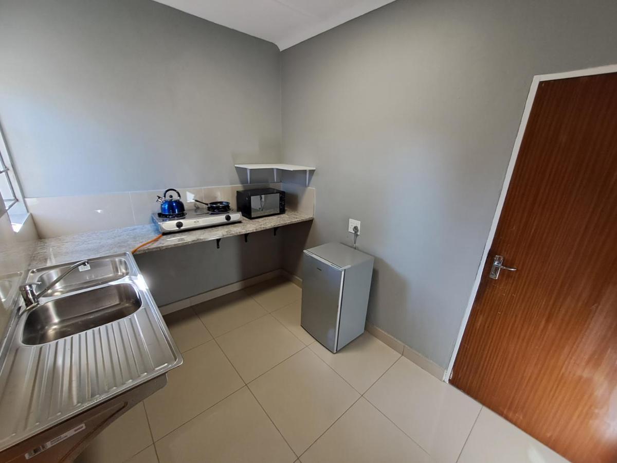 Rocky Hills Guesthouse بيت ريتيف المظهر الخارجي الصورة