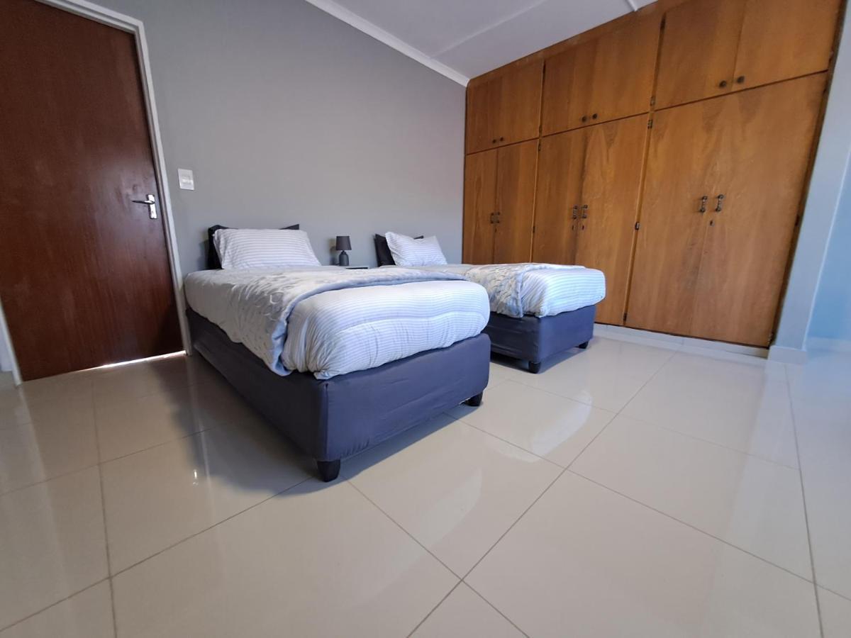 Rocky Hills Guesthouse بيت ريتيف المظهر الخارجي الصورة