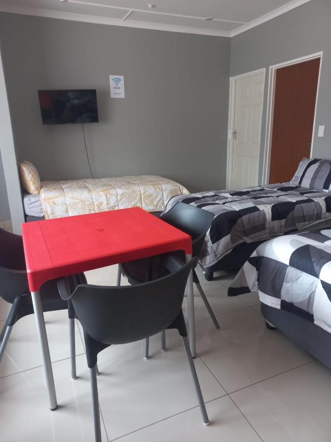 Rocky Hills Guesthouse بيت ريتيف المظهر الخارجي الصورة