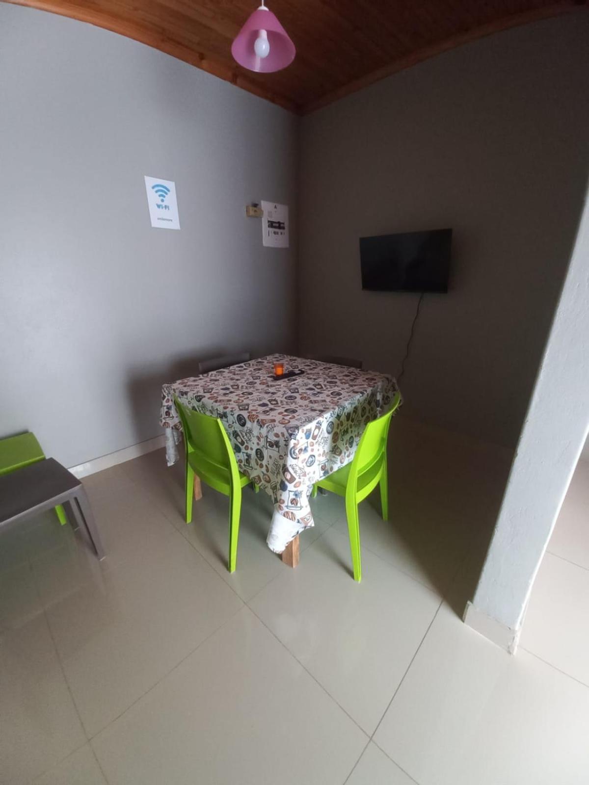 Rocky Hills Guesthouse بيت ريتيف المظهر الخارجي الصورة