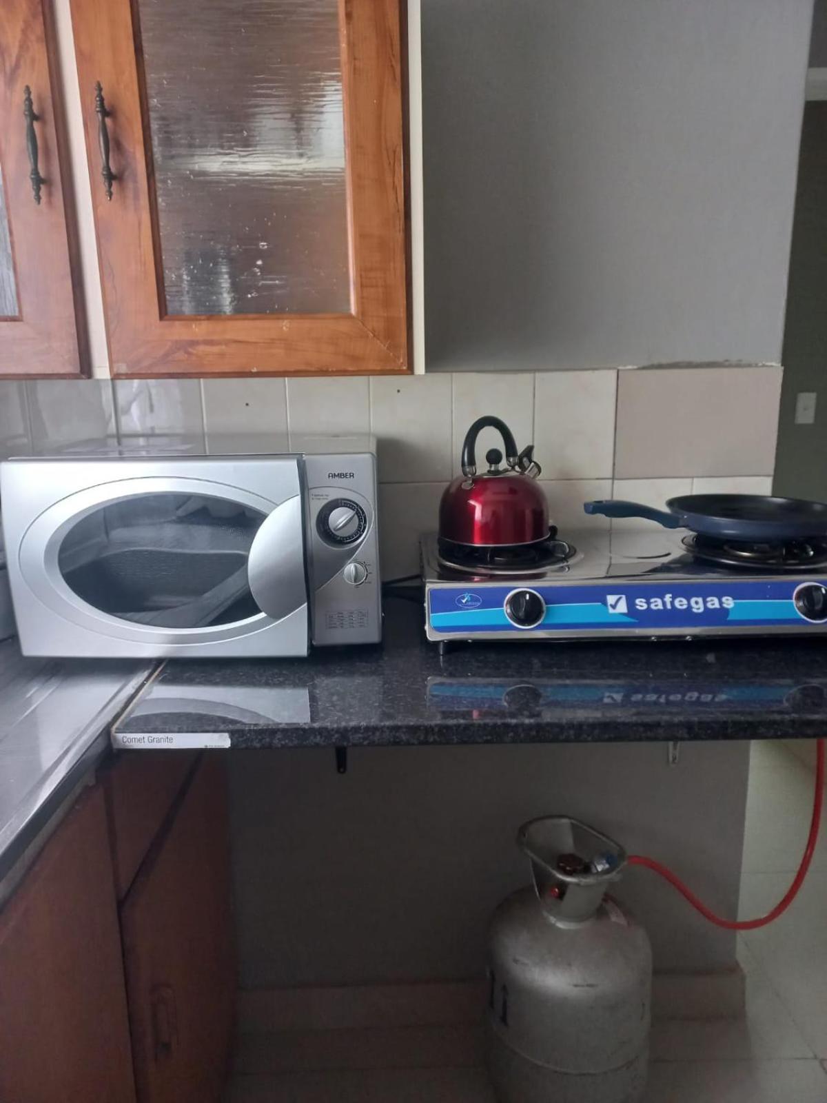 Rocky Hills Guesthouse بيت ريتيف المظهر الخارجي الصورة
