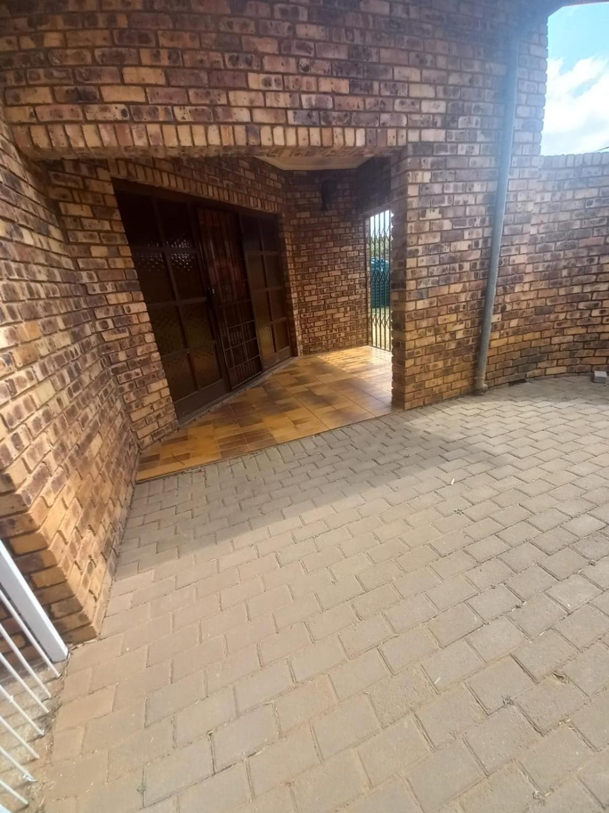 Rocky Hills Guesthouse بيت ريتيف المظهر الخارجي الصورة